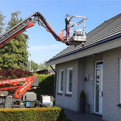 Wouw, randen en kanten worden met de hand geschilderd